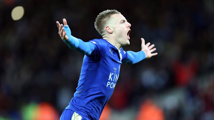 Leicester City’s Jamie Vardy signs new contract through 2019
