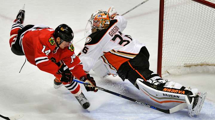 Getzlaf lifts Ducks to 3-2 win over Blackhawks