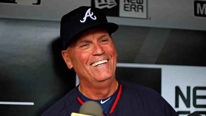Braves name Snitker manager for 2017, Washington joins staff