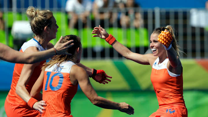 Hoog comes through for Dutch in field hockey semis again