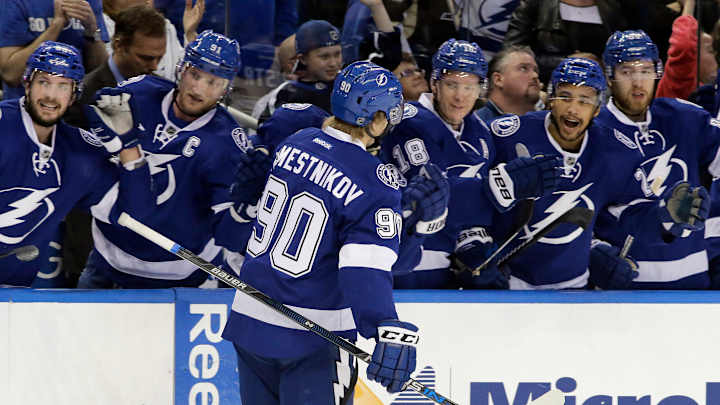 Namestnikov gets hat trick in OT, Lightning beat Pens 5-4