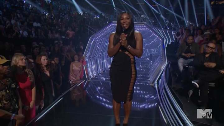 Serena Williams introduces Beyonce at the VMAs Serena Williams introduces Beyonce at the VMAs