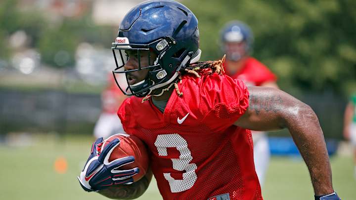 Led by QB Kelly, Mississippi vying for SEC West title Led by QB Kelly, Mississippi vying for SEC West title