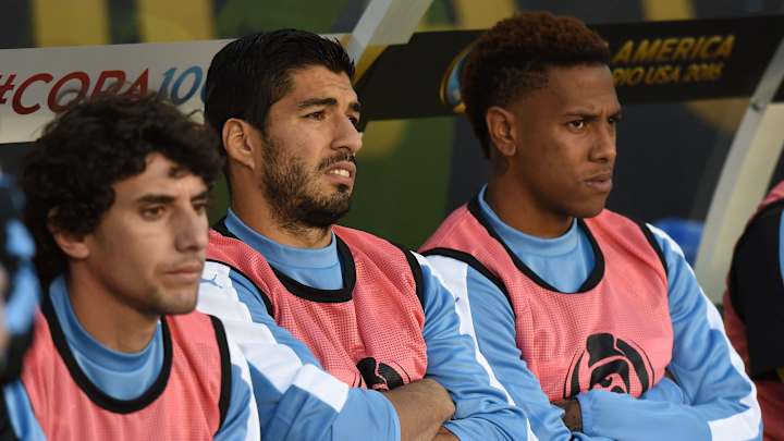 Watch: Luis Suarez throws fit after going unused vs. Venezuela Watch: Luis Suarez throws fit after going unused vs. Venezuela