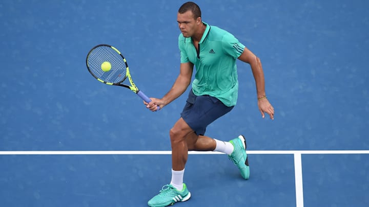 Jo-Wilfried Tsonga stops mid-match to help injured ball girl