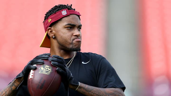 DeSean Jackson among four Redskins players to raise fist during anthem DeSean Jackson among four Redskins players to raise fist during anthem
