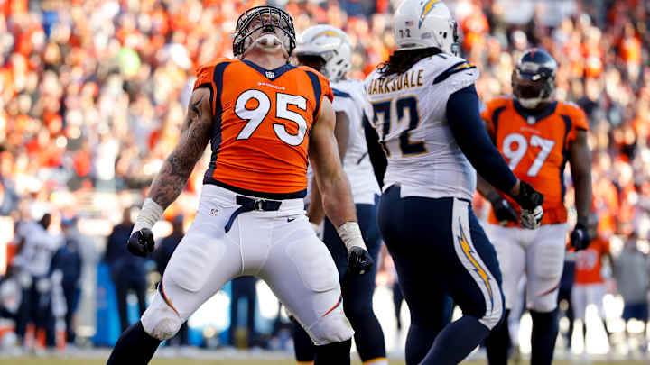 Broncos sign DE Derek Wolfe to four-year extension