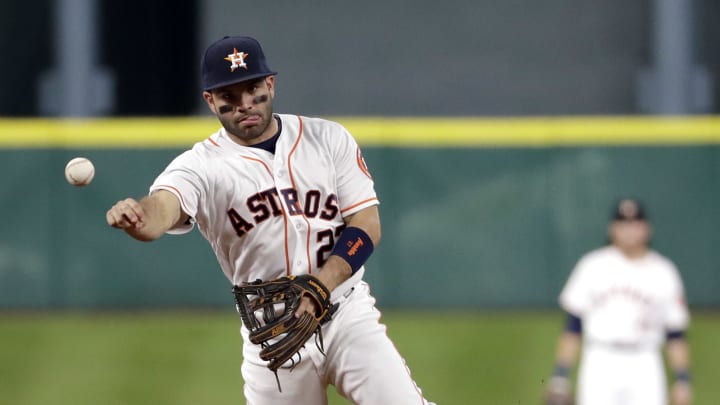 LEADING OFF: Cubs can clinch, Cards and Giants get wild