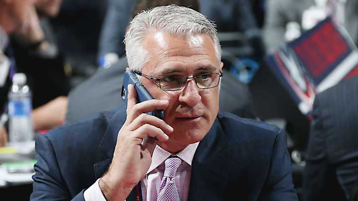 Hurricanes general manager Ron Francis signs extension