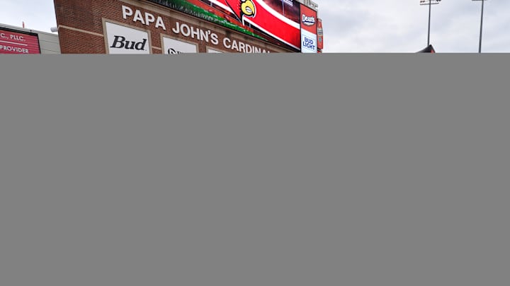 No. 10 Louisville honors Ali during game vs. Florida State