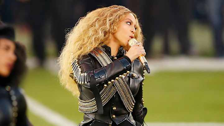 Best GIFs from Beyoncé’s Super Bowl 50 halftime performance
