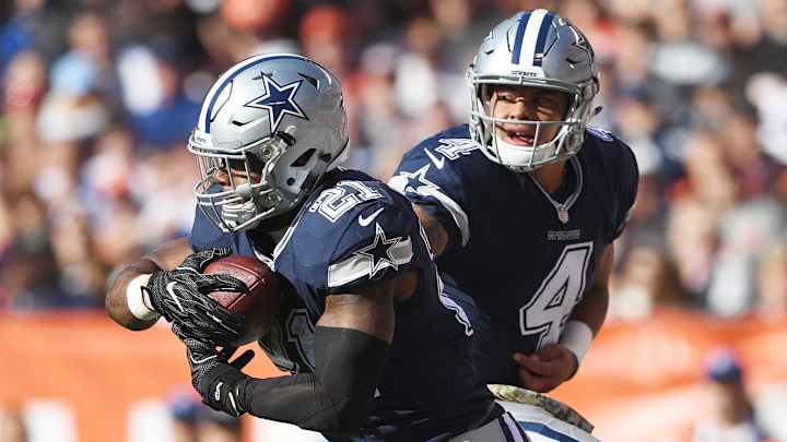 Ezekiel Elliott falls just off Dickerson’s record pace, Prescott breaks Aikman’s mark Ezekiel Elliott falls just off Dickerson’s record pace, Prescott breaks Aikman’s mark