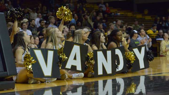 Stackhouse, Commodores Victorious In Season Opener