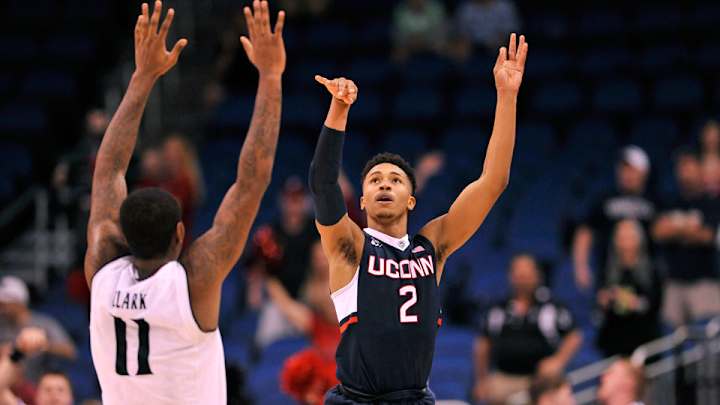 Listen: Mike Francesa calls UConn's buzzer beater vs. Cincinnati