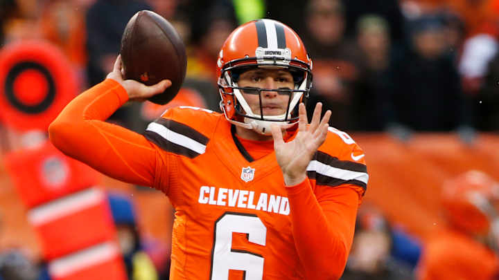 Browns' Kessler out with concussion, McCown back as starter