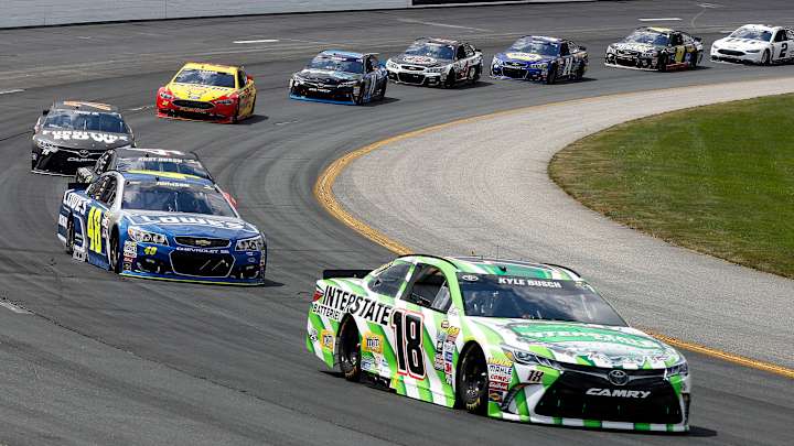 Kenseth pulls away late to win Cup race at New Hampshire