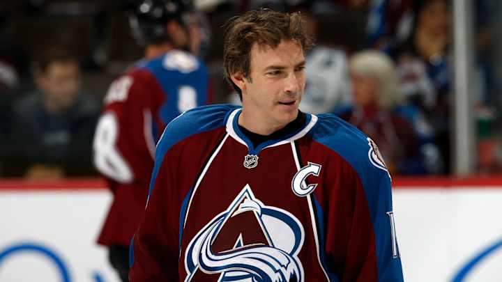 Avs-Red Wings rivalry hits stage in alumni, NHL outdoor game