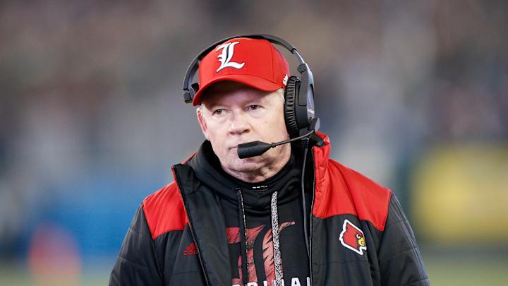 Bobby Petrino, Louisville agree to seven-year contract Bobby Petrino, Louisville agree to seven-year contract