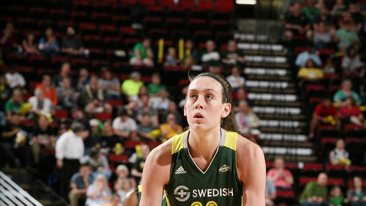 UConn's Stewart, Michigan's Romero up for Honda Award honors