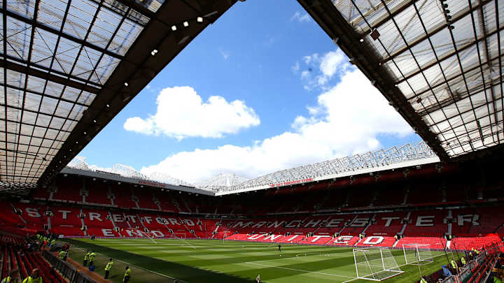 Watch: Manchester United reserves win on gorgeous long-range lob