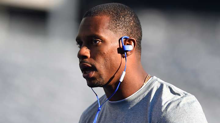 Victor Cruz on Colin Kaepernick’s protest: ‘You’ve got to respect the flag’ Victor Cruz on Colin Kaepernick’s protest: ‘You’ve got to respect the flag’