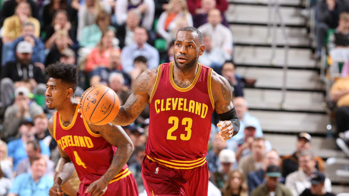 LeBron James not playing against Mavs, rest before playoffs