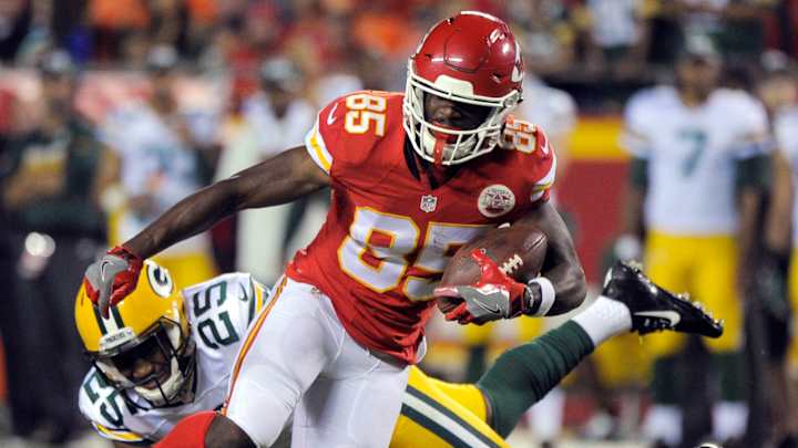 Chiefs cut Murray, Hogan while trading 2 to reach NFL limit