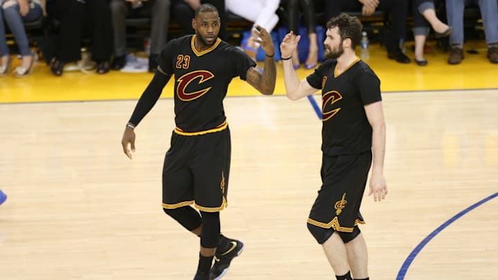 Kevin Love wanted a high five, got yelled at by LeBron James instead Kevin Love wanted a high five, got yelled at by LeBron James instead