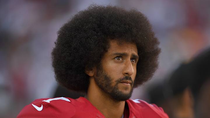 Reports: 49ers discussing starting Colin Kaepernick