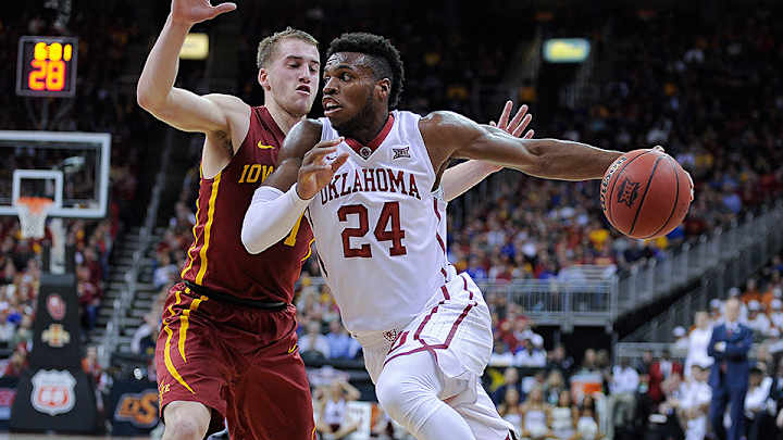 Buddy Hield scores 39 to lead Oklahoma over Iowa State