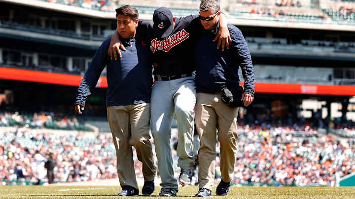 Indians P Carlos Carrasco leaves game with leg injury