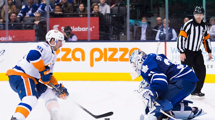 Nylander, Soshnikov help Maple Leafs beat Islanders in SO