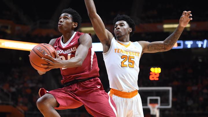 Arkansas uses 3-point attack to beat Tennessee 75-65 Arkansas uses 3-point attack to beat Tennessee 75-65