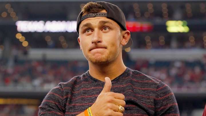 Johnny Manziel hangs out with puppy, goes to Justin Bieber concert