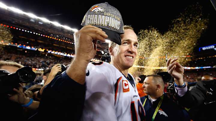 Denver Broncos receive Super Bowl rings at ceremony