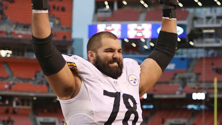 Steelers playoff bound after beating Browns, help from Bills