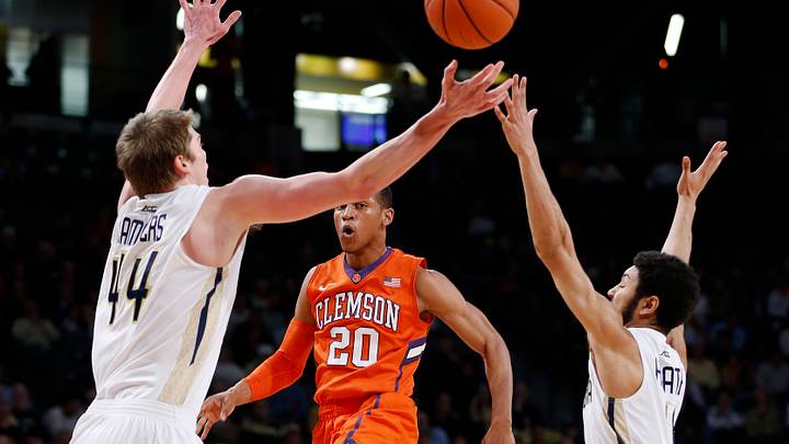 Georges-Hunt's 25 power Georgia Tech past Clemson, 75-73 Georges-Hunt's 25 power Georgia Tech past Clemson, 75-73
