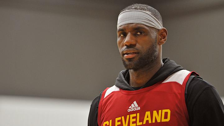 LeBron James picks up dirty laundry left on locker room floor by teammates, isn’t happy about it
