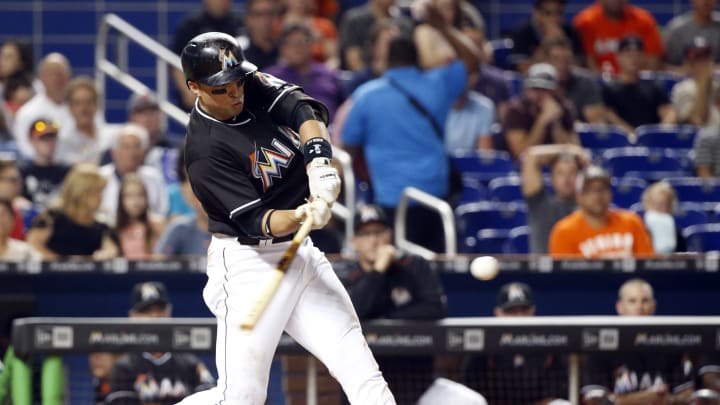 White Sox score in 8th on strikeout to beat Marlins 8-7