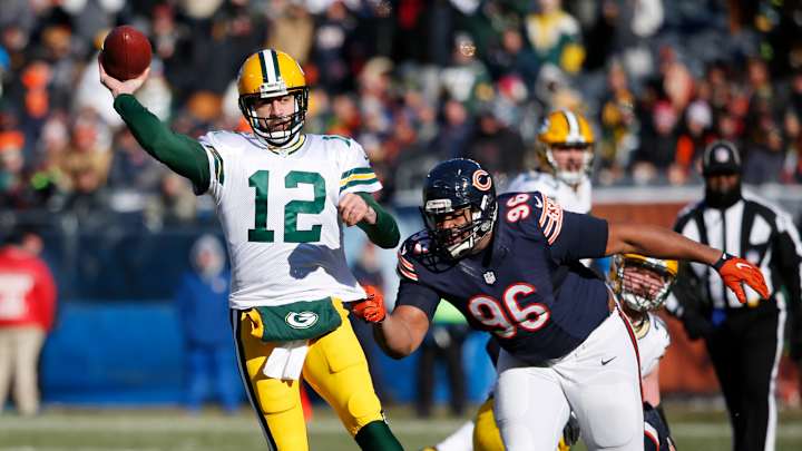 Packers overcome cold, late rally to beat Bears 30-27