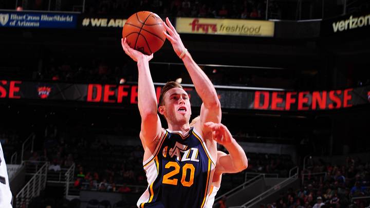 Hayward's 22 helps Jazz keep pace in West with win over Suns