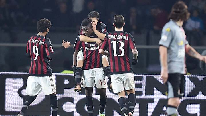 Mario Balotelli's penalty gives AC Milan edge in Coppa Italia semifinals