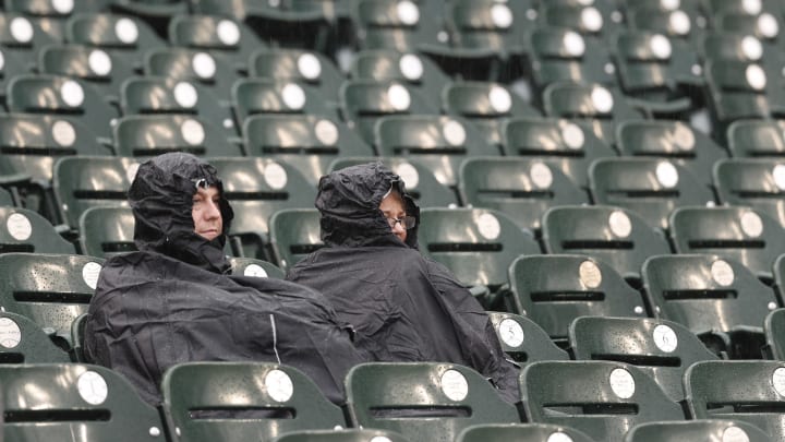 Tigers, Indians waiting out lengthy rain delay