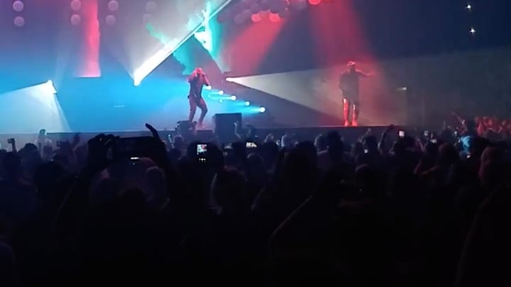 Watch: LeBron joins Drake on stage in Columbus to perform ‘Pop Style’ Watch: LeBron joins Drake on stage in Columbus to perform ‘Pop Style’