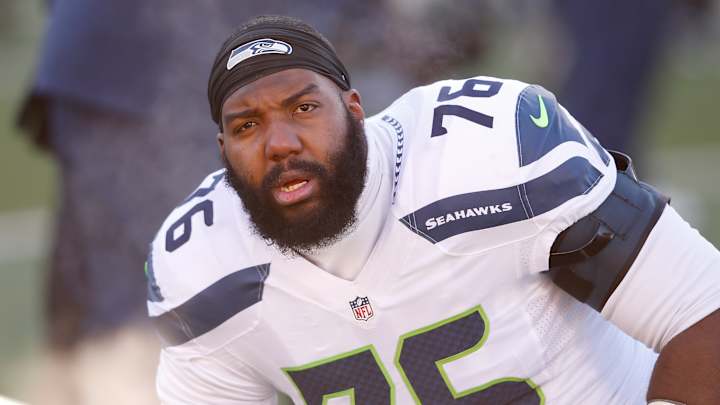 Free agent Russell Okung to represent self in contract negotiations