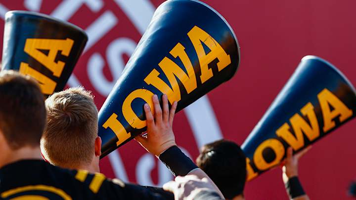 Niagara Falls building inexplicably plays Iowa fight song for six months