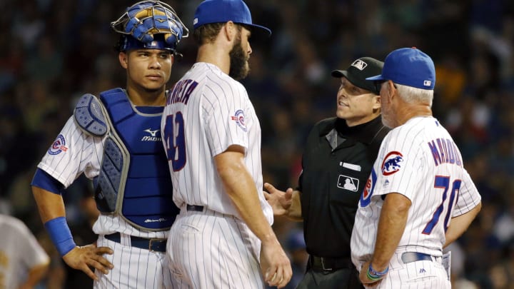 Cubs' Jake Arrieta, Joe Maddon differ on midgame catcher switch