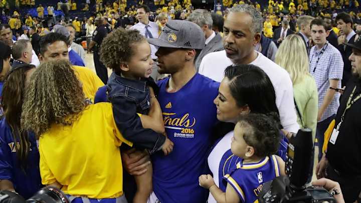 Riley Curry was not interested in any kisses from Stephen Curry Riley Curry was not interested in any kisses from Stephen Curry