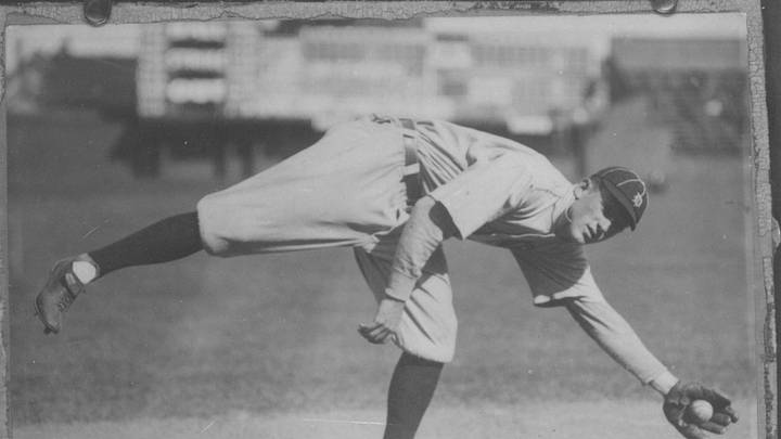 Family finds $1 million worth of baseball cards in old paper bag