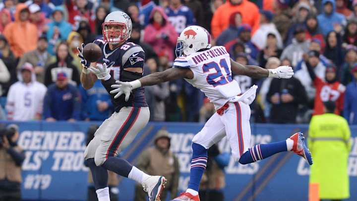 Gronk breaks Patriots TD record in Buffalo homecoming